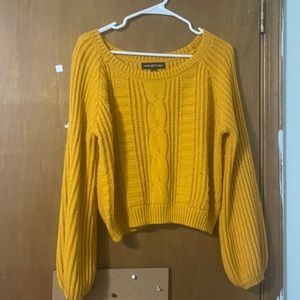 Mustard yellow sweater - Almost Famous - L (two small holes on back)